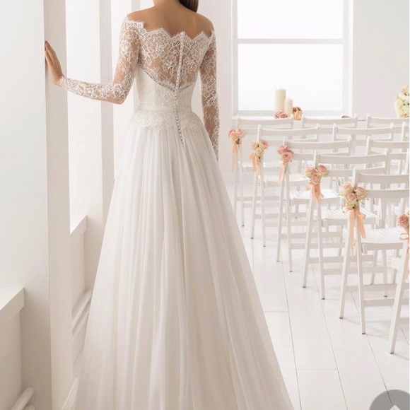 Wedding Dress (NEW, Extra Dress, Never Worn) - Picture 3 of 5